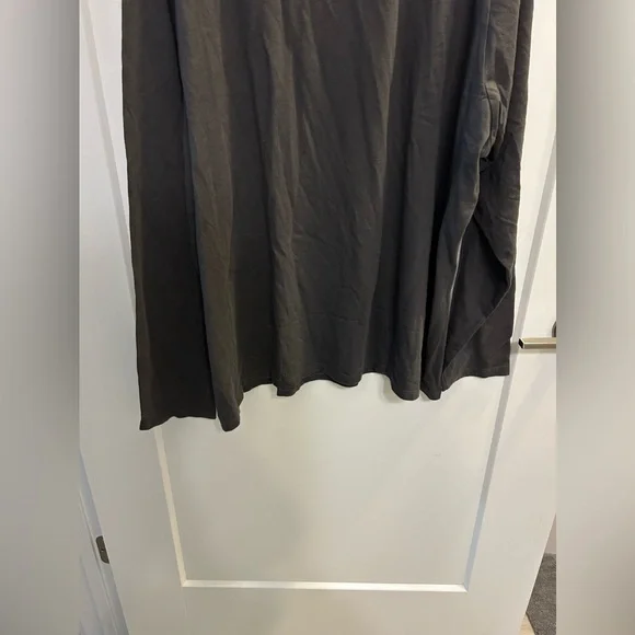 NWT Life Is Good Happy Holidays V-Neck Long Sleeve - Picture 10 of 10